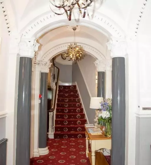 تختخواب و صبحانه The Kynance House On Plymouth Hoe ,26 Ensuite Rooms