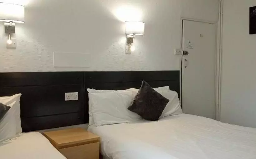 تختخواب و صبحانه The Kynance House On Plymouth Hoe ,26 Ensuite Rooms