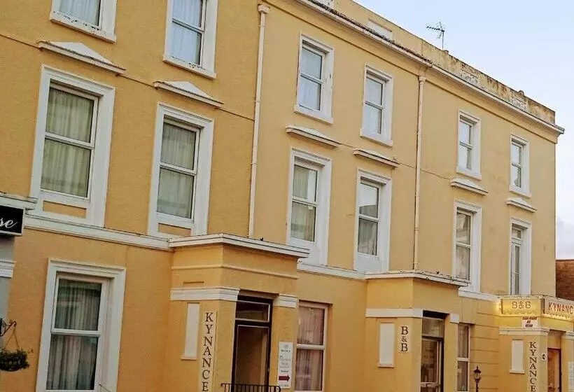 تختخواب و صبحانه The Kynance House On Plymouth Hoe ,26 Ensuite Rooms