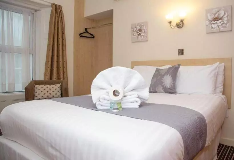 تختخواب و صبحانه The Kynance House On Plymouth Hoe ,26 Ensuite Rooms