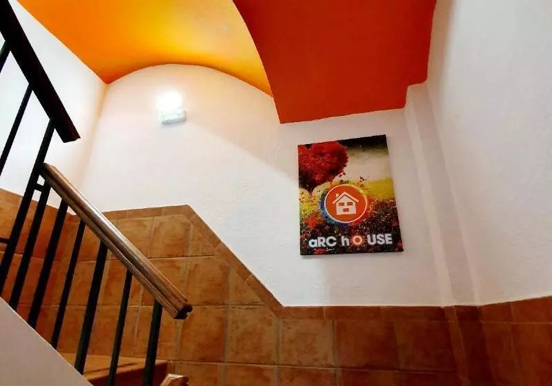مسافرخانه Arc House Ribera Only Adults