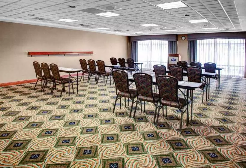 Отель Hampton Inn Coldwater