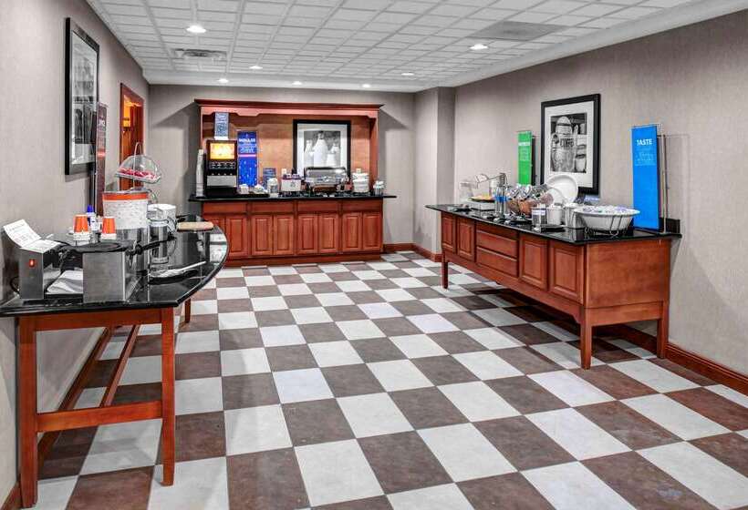 בית מלון כפרי Hampton Inn Coldwater