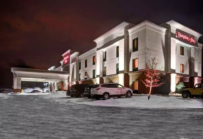 Отель Hampton Inn Coldwater