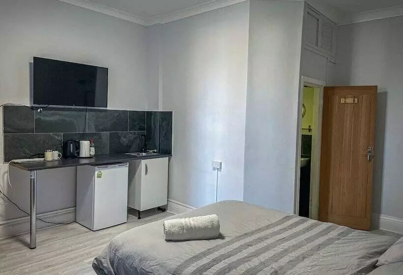 Hotel The New George