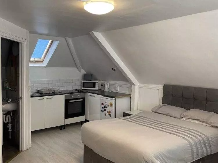 Hotel The New George