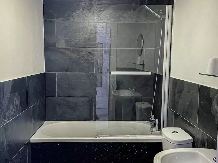 Hotel The New George