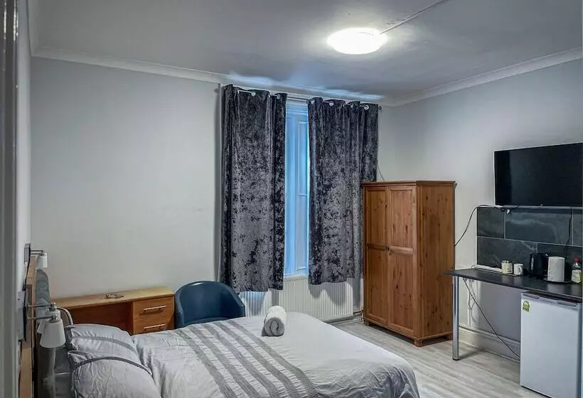 Hotel The New George