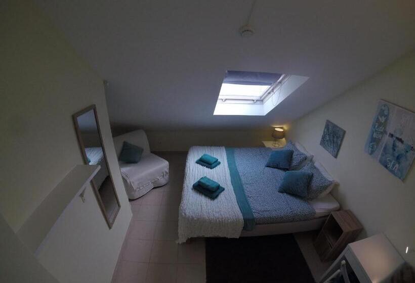 هتل Peniche Surf Lodge 1