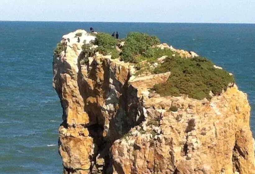 هتل Peniche Surf Lodge 1