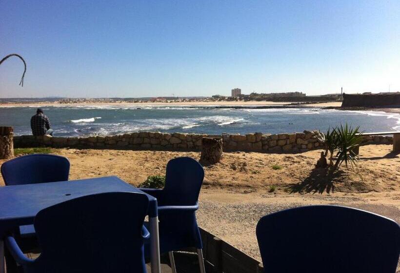 هتل Peniche Surf Lodge 1