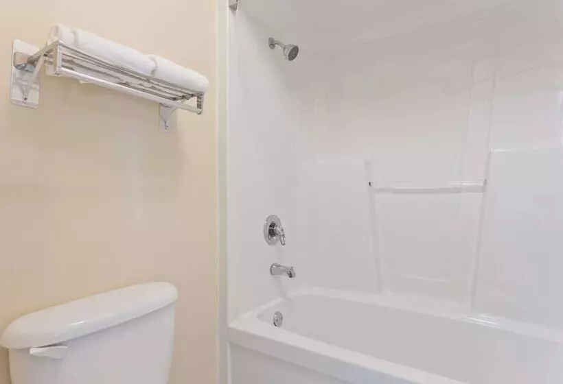 Отель Super 8 By Wyndham Franklin Hwy 31