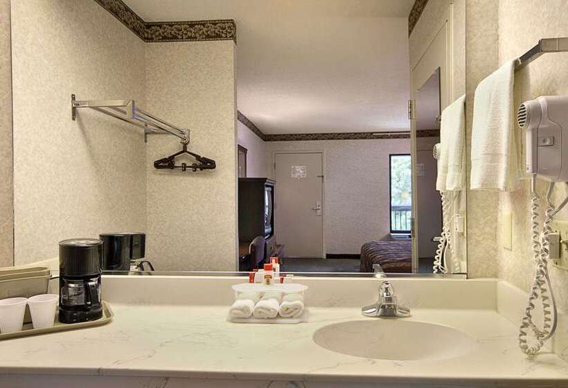 酒店 Super 8 By Wyndham Ruther Glen Kings Dominion Area