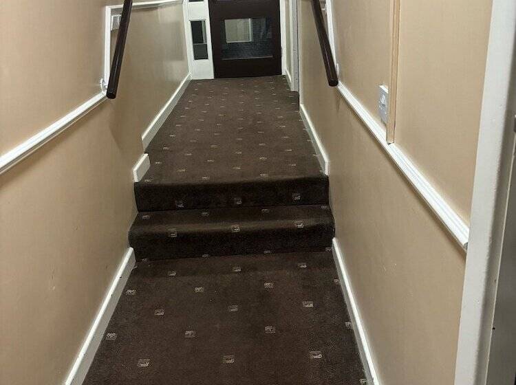 בית מלון כפרי The Lawton