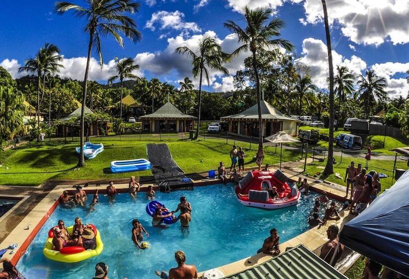 فندق صغير Nomads Airlie Beach