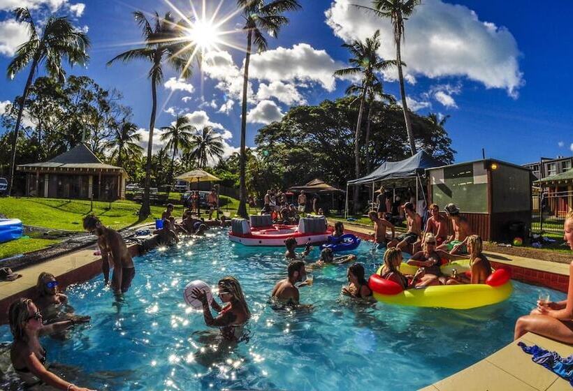 فندق صغير Nomads Airlie Beach