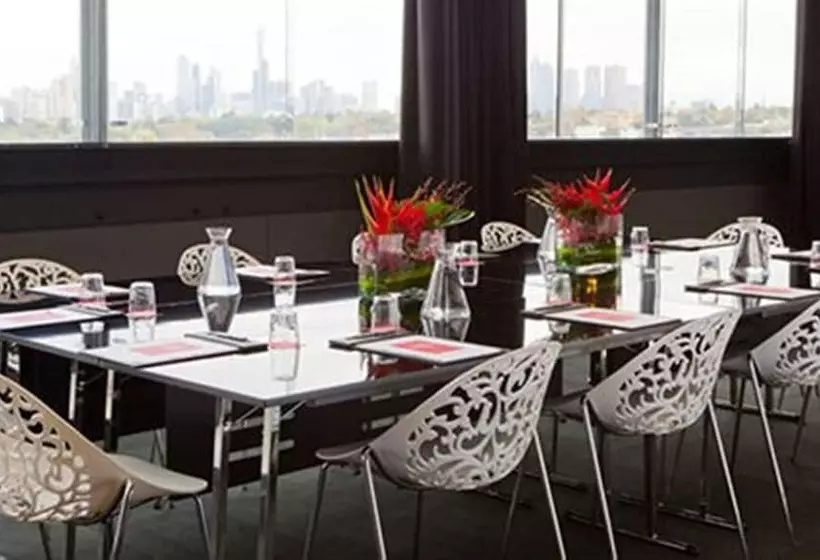 酒店 The Cullen Melbourne Art Series