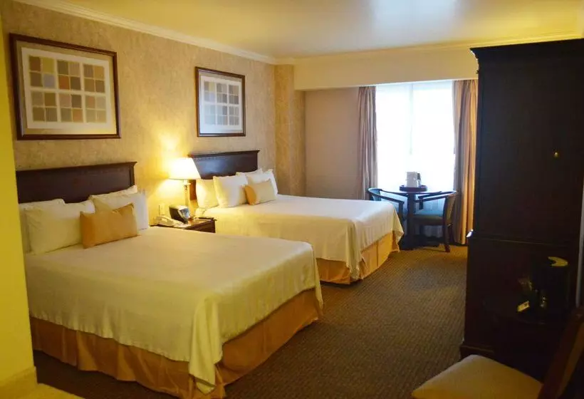 酒店 Best Western Plus Nuevo Laredo Inn & Suites