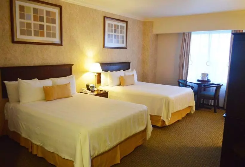 酒店 Best Western Plus Nuevo Laredo Inn & Suites