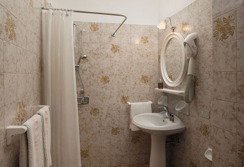 בית מלון כפרי Centrale