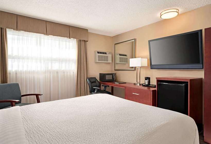 هتل Days Inn By Wyndham Fredericton