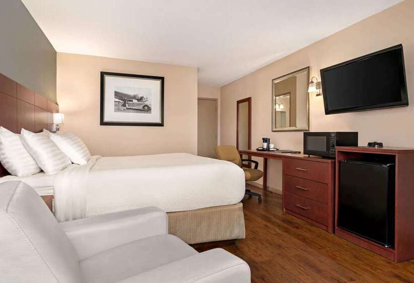 هتل Days Inn By Wyndham Fredericton