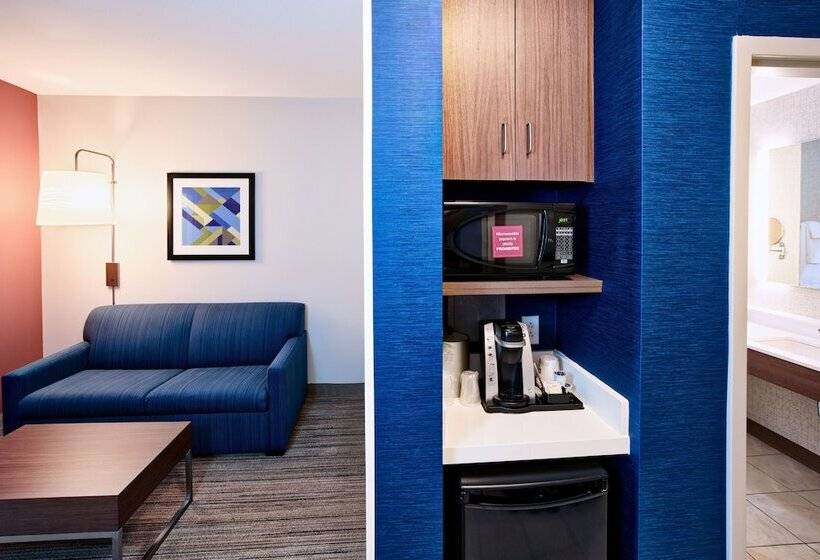 Holiday Inn Express Hotel & Suites Dieppe Airport, An Ihg