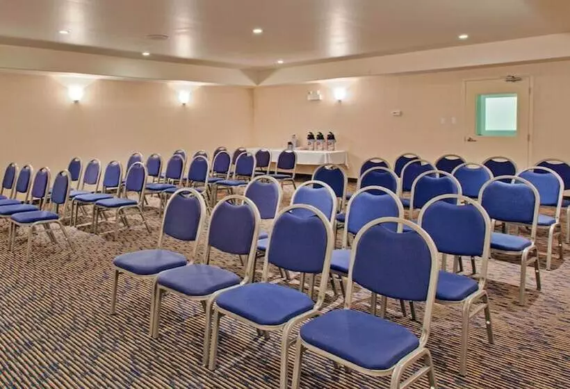 Holiday Inn Express Hotel & Suites Swift Current, An Ihg