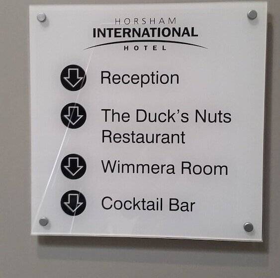 酒店 Horsham International