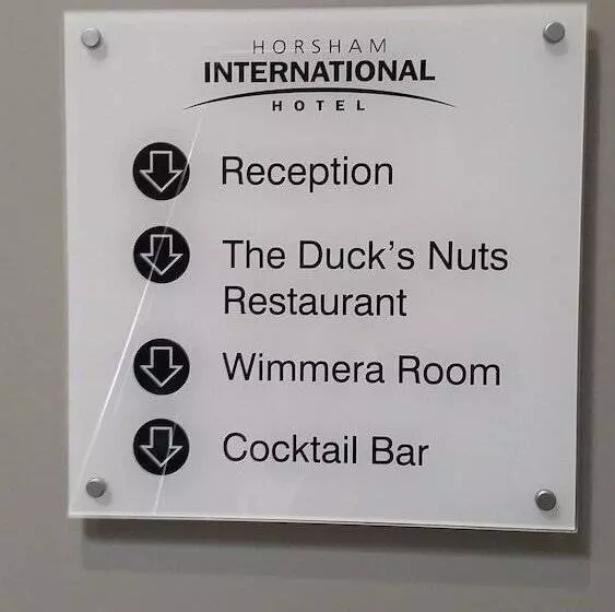 Отель Horsham International