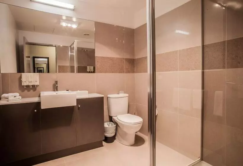 Отель Horsham International