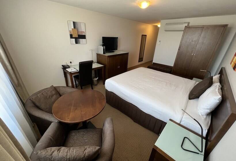 酒店 Horsham International