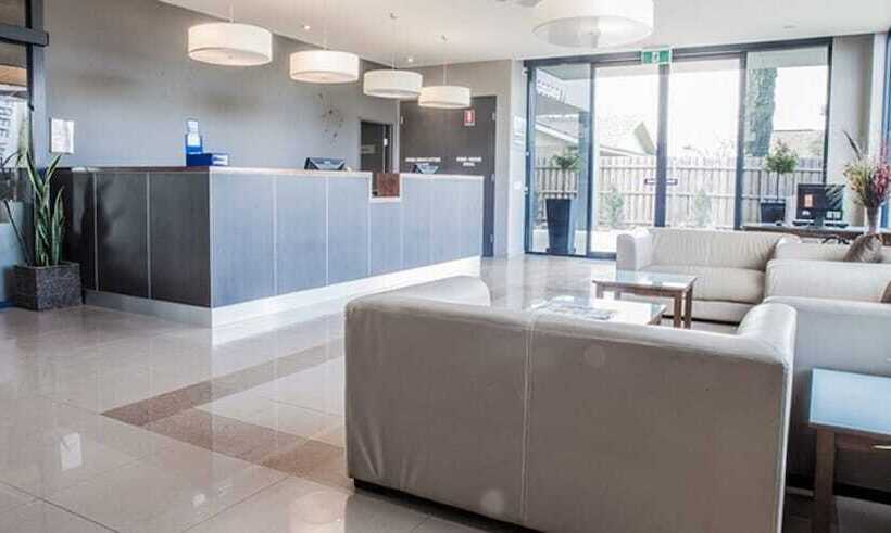 酒店 Horsham International