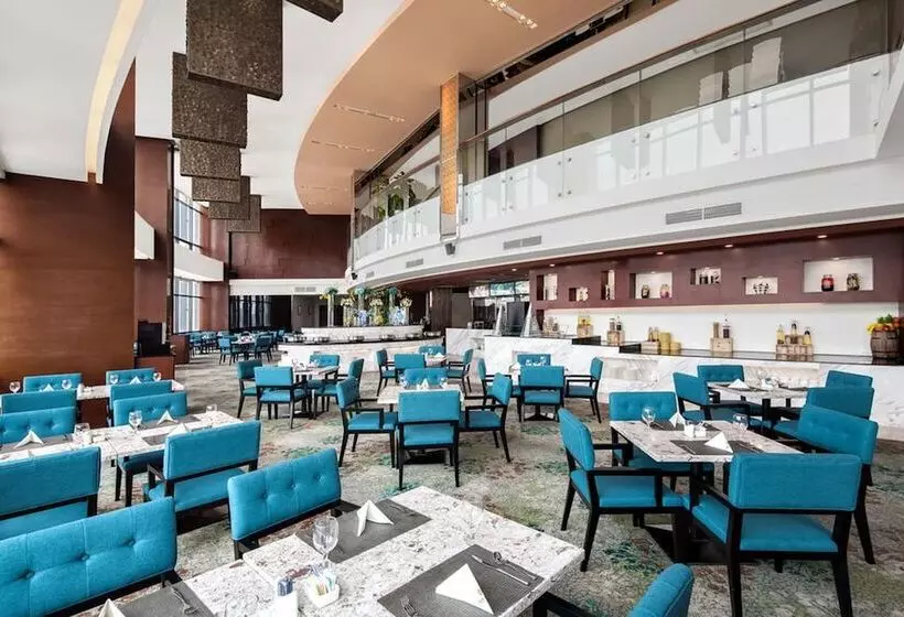 Huaqiang Plaza Hotel Shenzhen, Enjoy Complimentary Afternoon Tea & Mini Bar & Night Snack