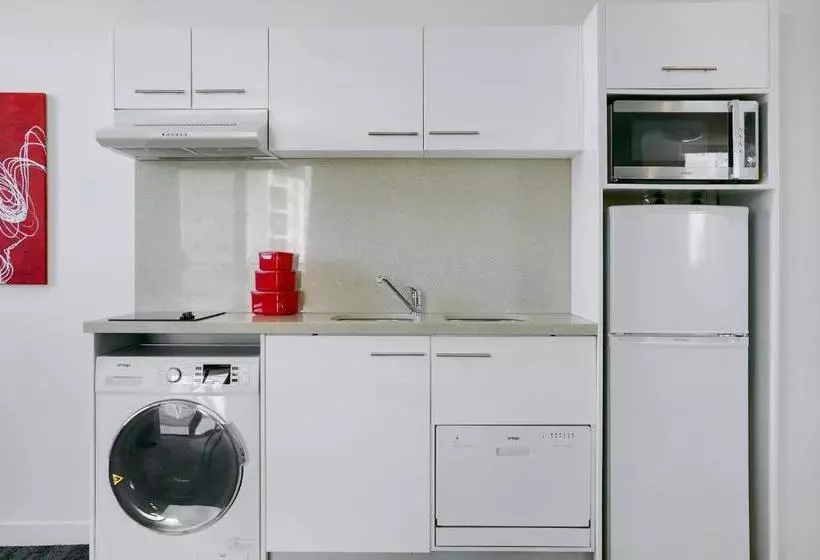 Отель Quest South Brisbane