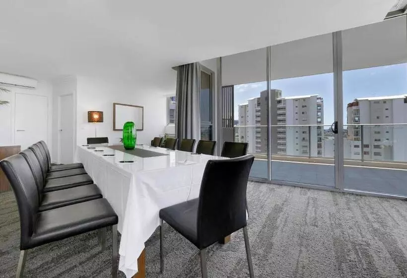 Отель Quest South Brisbane