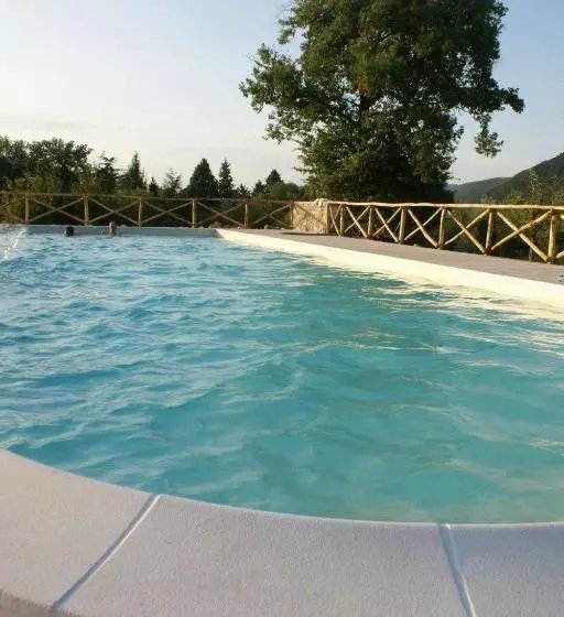 田舎風ホテル La Perticara Agriturismo