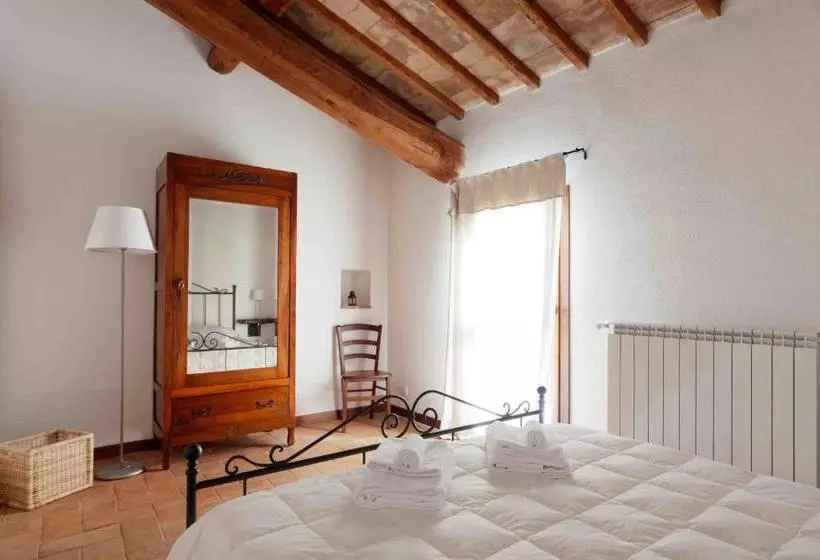 田舎風ホテル La Perticara Agriturismo