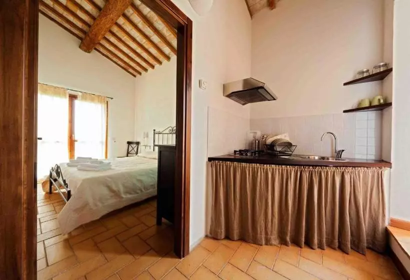 田舎風ホテル La Perticara Agriturismo