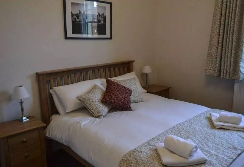 Отель The Crown Inn