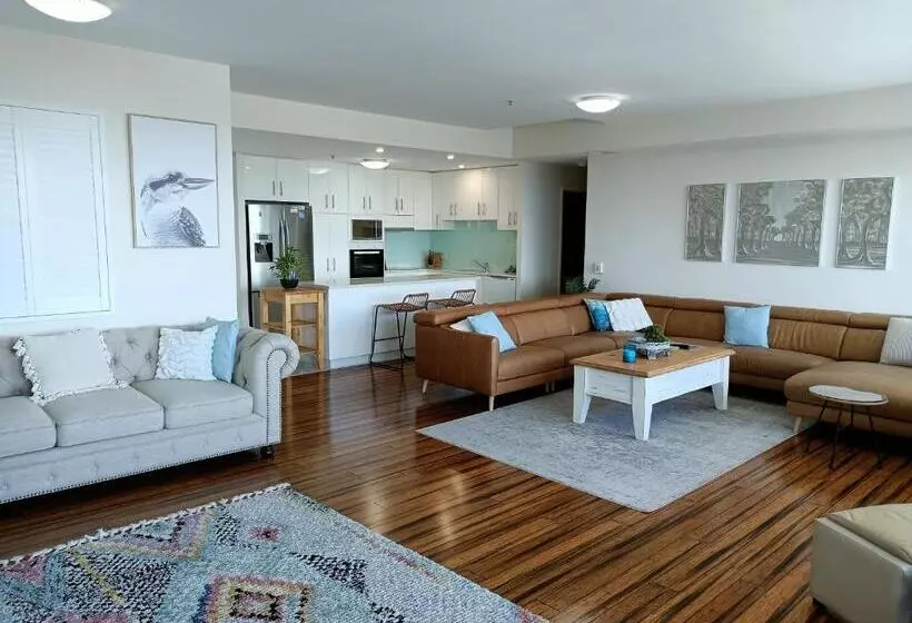 Отель The Grand Apartments