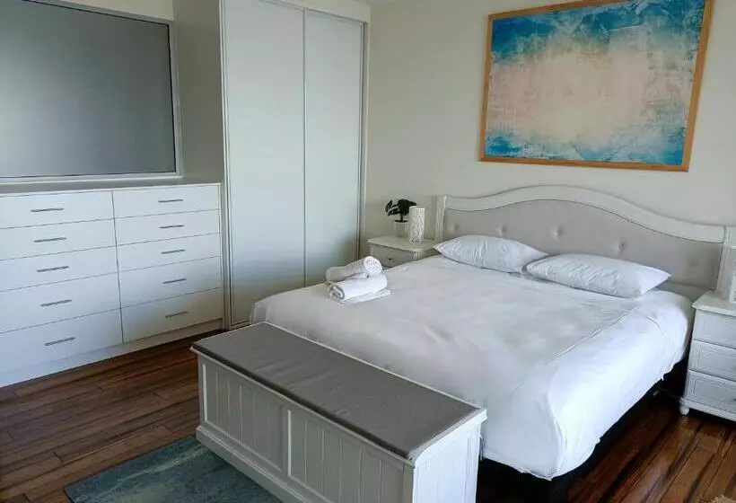 Отель The Grand Apartments