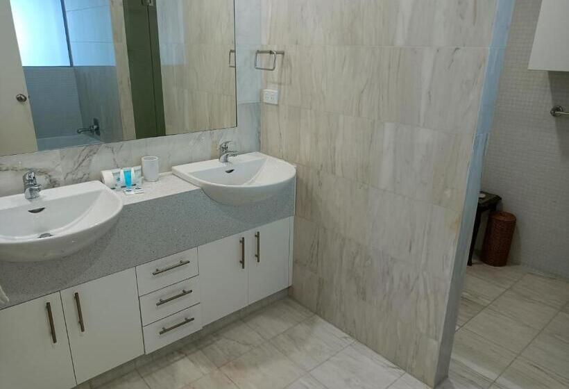 בית מלון כפרי The Grand Apartments