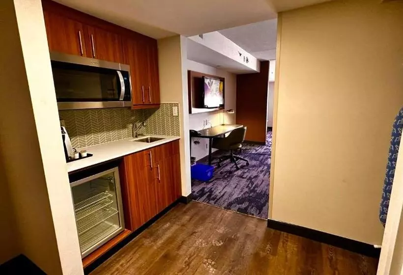 Newmarket Hotel And Suites