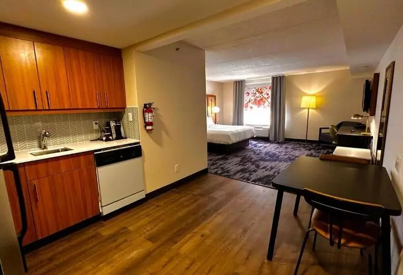 Newmarket Hotel And Suites