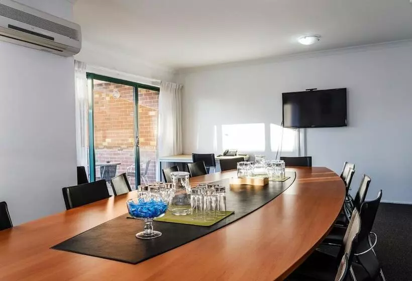 Perth Ascot Central Apartment Hotel Official