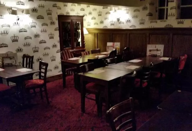 The Three Tuns Hotel Wetherspoon