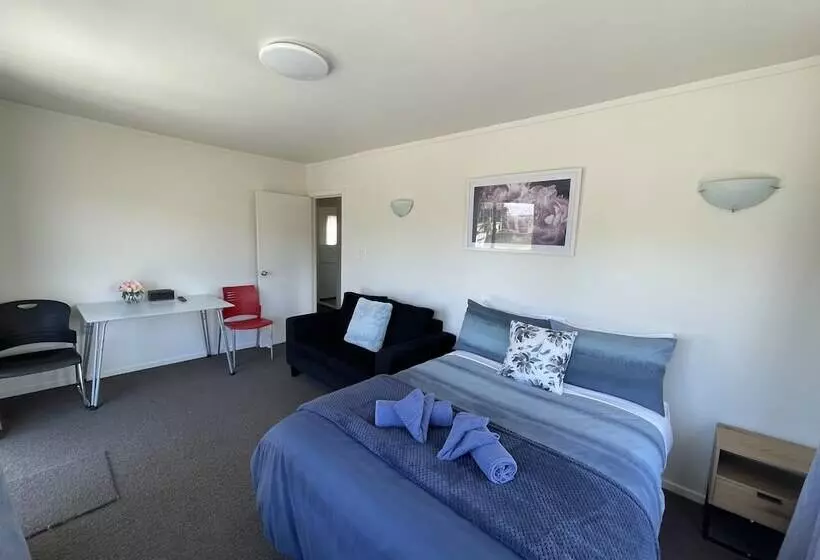 Majatalo Summer Inn Motel