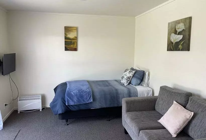 Majatalo Summer Inn Motel