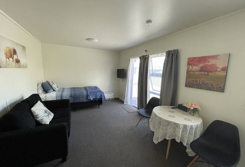 بنسيون Summer Inn Motel